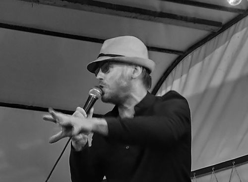 Open Mic with Dave Hastie